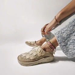 New Chaco Women's Canyon Woven Clog Taupe